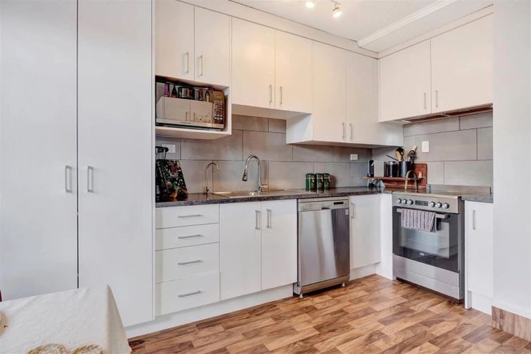 Photo of property in 82 Urlich Avenue, Melville, Hamilton, 3206