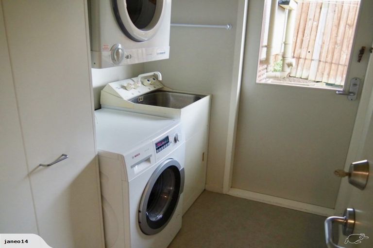 Photo of property in 8 Rhodesvale Terrace, Cashmere, Christchurch, 8022