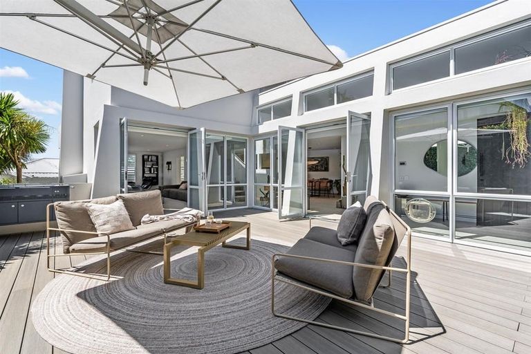 Photo of property in 1a William Street, Takapuna, Auckland, 0622