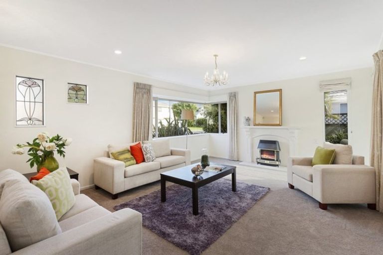 Photo of property in 17 Samwell Drive, Whitby, Porirua, 5024
