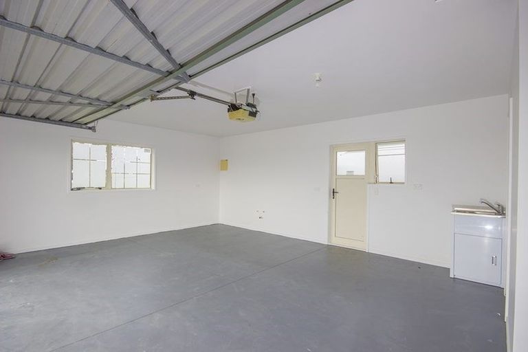 Photo of property in 15 Freda Place, Favona, Auckland, 2024