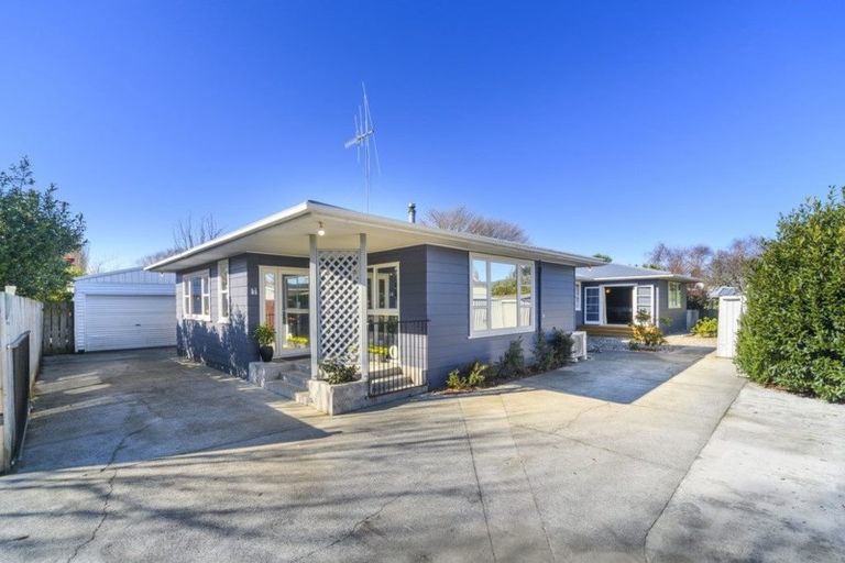 Photo of property in 21 Mokau Place, Terrace End, Palmerston North, 4410