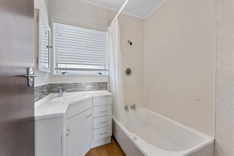 Photo of property in 8a Tasman Street, Levin, 5510