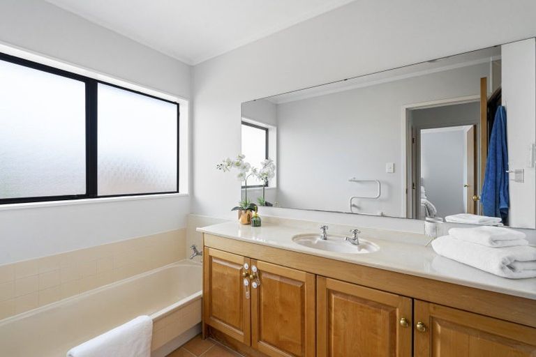 Photo of property in 70 Aberfeldy Avenue, Highland Park, Auckland, 2010