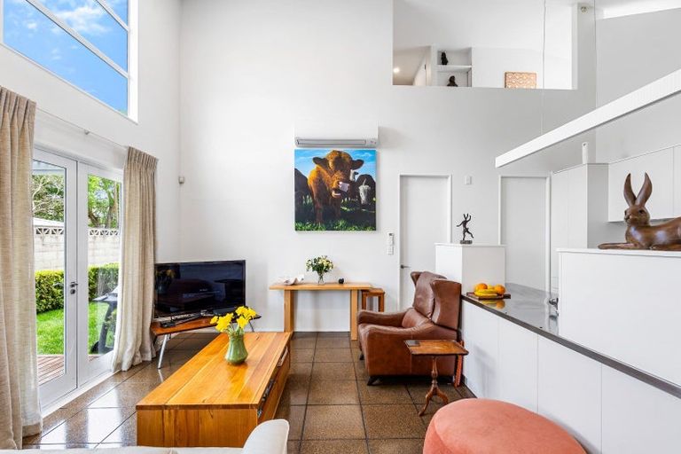 Photo of property in 1 Tainui Drive, Havelock North, 4130