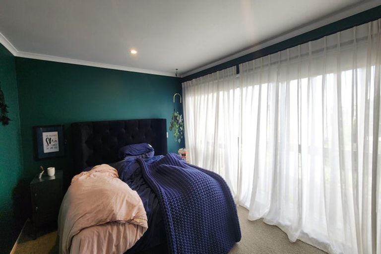 Photo of property in 5 Kanuka Road, Hobsonville, Auckland, 0616