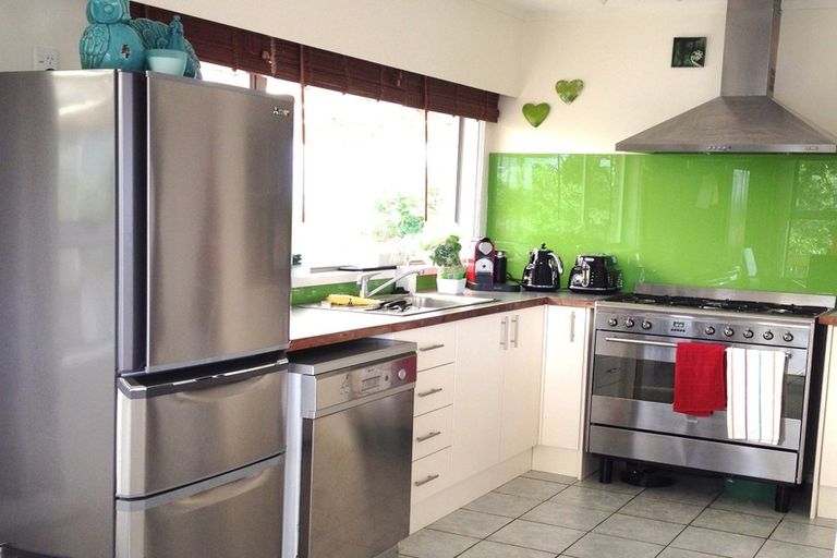 Photo of property in 138 Mokoia Road, Chatswood, Auckland, 0626