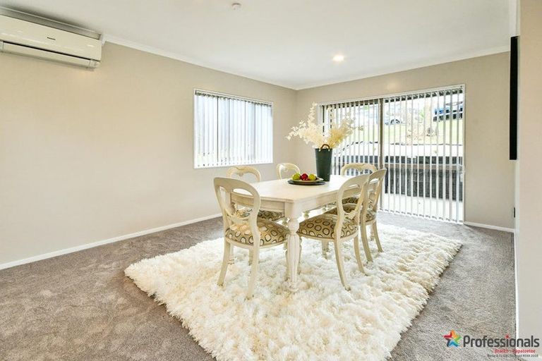 Photo of property in 18 Staten Place, Mangere, Auckland, 2022