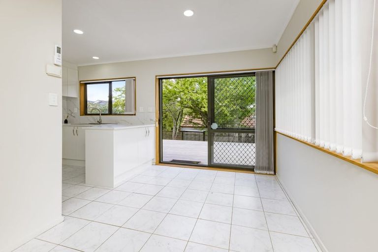 Photo of property in 4b Skilgate Avenue, New Lynn, Auckland, 0600