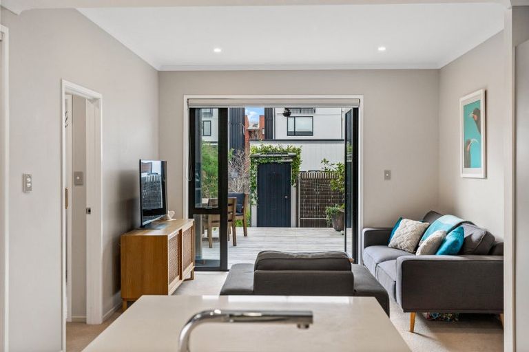 Photo of property in 37 Mapou Road, Hobsonville, Auckland, 0616