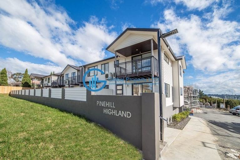 Photo of property in 1 Lilac Lane, Oteha, Auckland, 0632