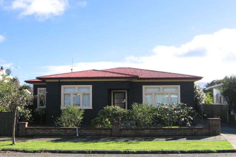Photo of property in 46 Miro Street, Takaro, Palmerston North, 4410