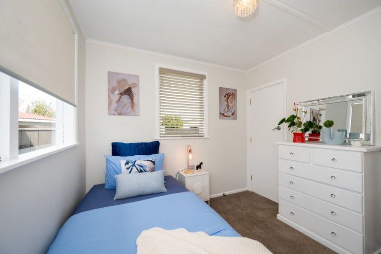 Photo of property in 17 Lipscombe Crescent, Havelock North, 4130