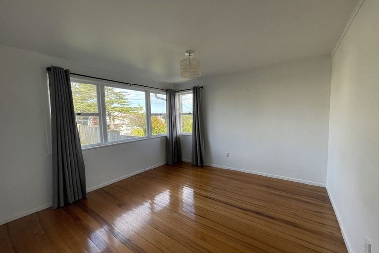 Photo of property in 35 Chorley Avenue, Massey, Auckland, 0614