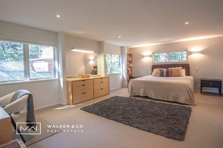 Photo of property in 10 Tiniroa Grove, Silverstream, Upper Hutt, 5019