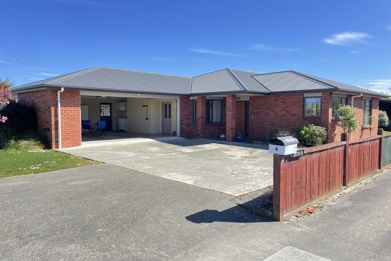 Photo of property in 6 Queen Street, Winton, 9720