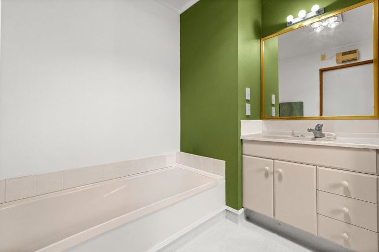 Photo of property in 8a Mchardy Street, Havelock North, 4130