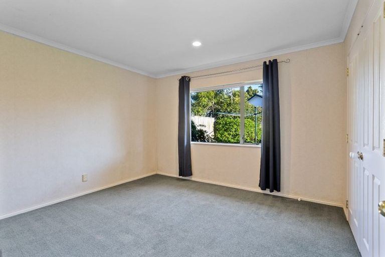 Photo of property in 8 Trossach Place, Wattle Downs, Auckland, 2103