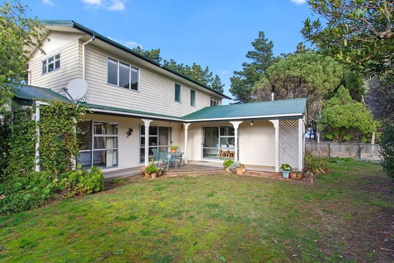 Photo of property in 1 South Crescent, Amberley, 7481