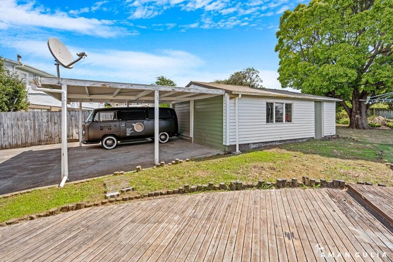 Photo of property in 26 Cron Avenue, Te Atatu South, Auckland, 0610