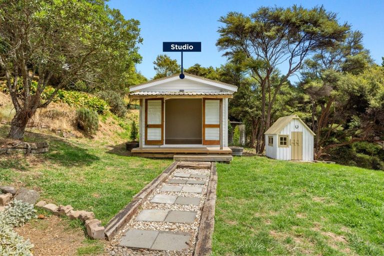 Photo of property in 379 Muriwai Road, Waimauku, 0881