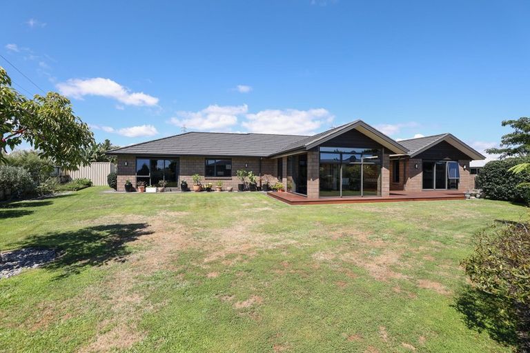 Photo of property in 8 Settlers Close, Whalers Gate, New Plymouth, 4310