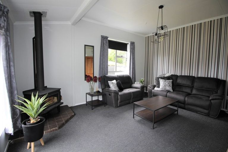 Photo of property in 13 Windsor Street, Dannevirke, 4930