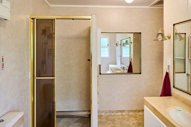 Photo of property in 17 Annan Grove, Papakowhai, Porirua, 5024