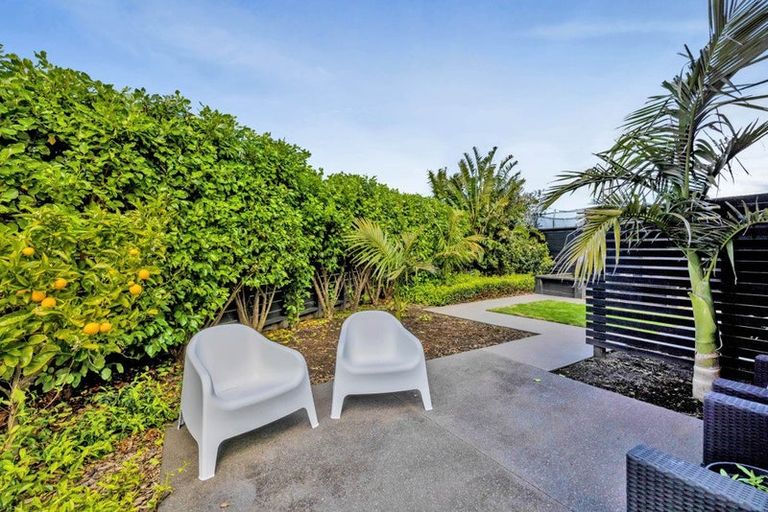 Photo of property in 5 Augusta Grove, Waiwhakaiho, New Plymouth, 4312