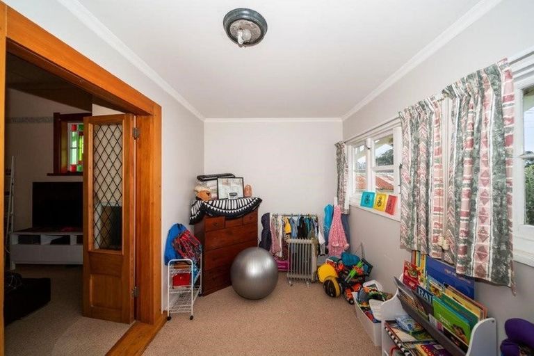 Photo of property in 17 Clifford Street, Hawera, 4610