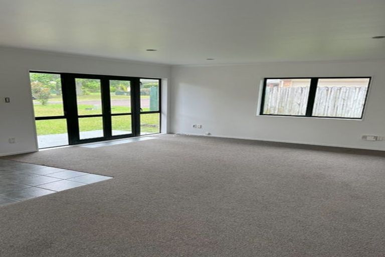 Photo of property in 51 Carisbrook Crescent, Papakura, 2110