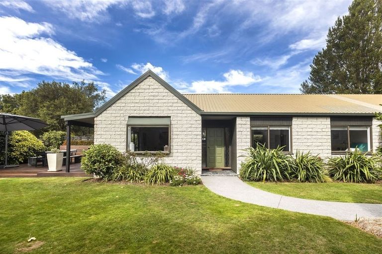 Photo of property in 464 Avonhead Road, Avonhead, Christchurch, 8042