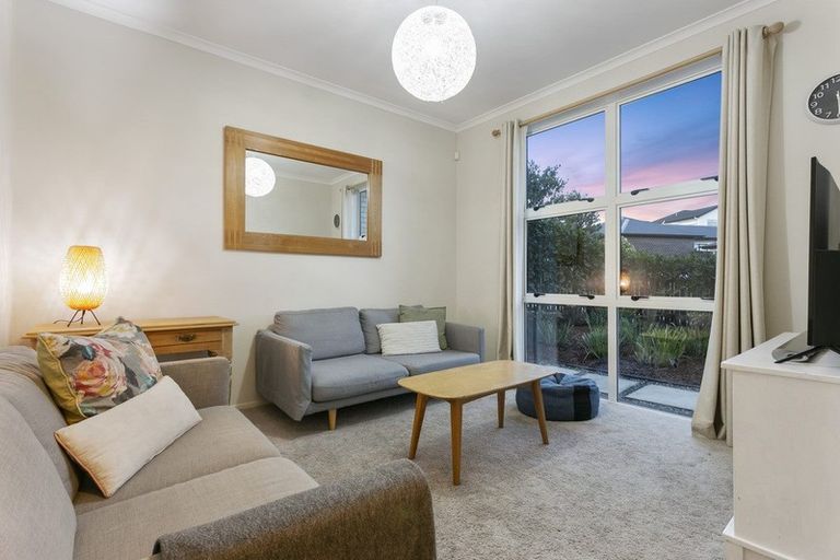 Photo of property in 12 Waiarohia Place, Hobsonville, Auckland, 0616