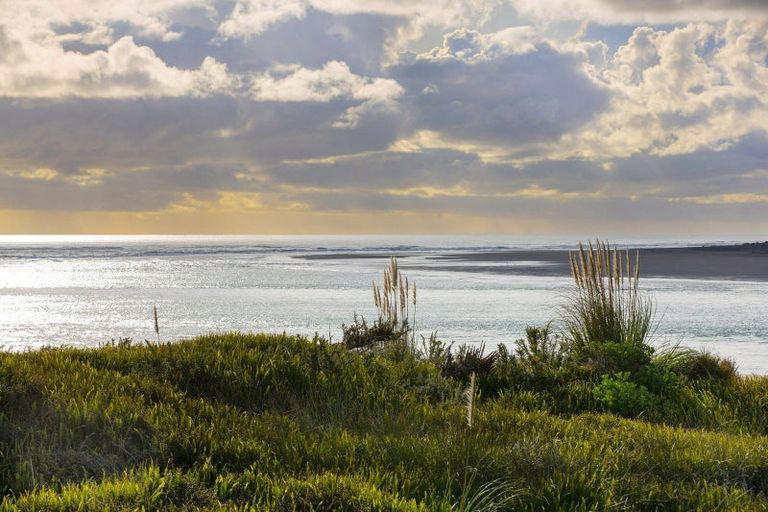 Photo of property in 131 Riria Kereopa Memorial Drive, Raglan, 3297