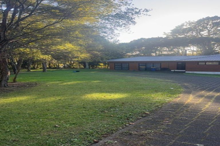 Photo of property in 18 Konini Road, Titirangi, Auckland, 0604