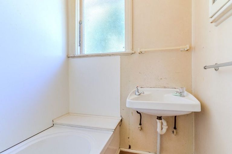 Photo of property in 18 Panmure Avenue, Calton Hill, Dunedin, 9012