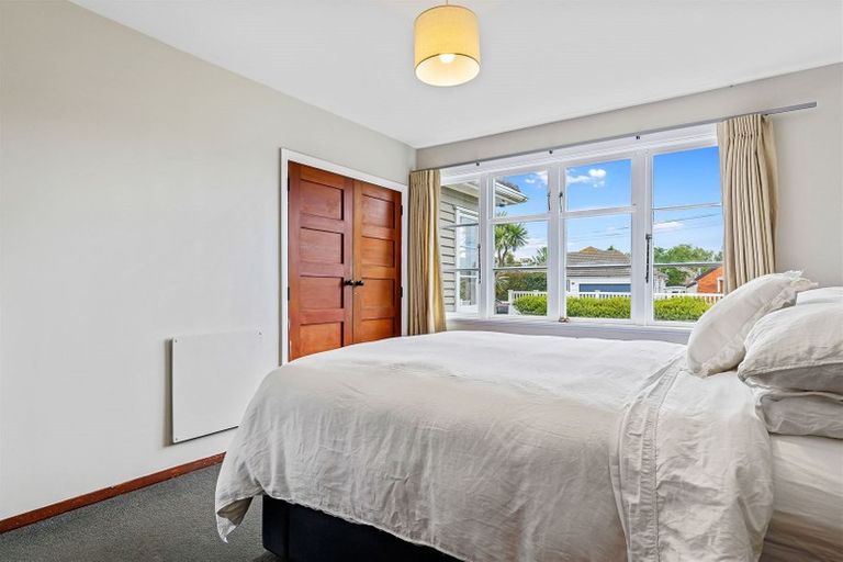 Photo of property in 19 Pitcairn Crescent, Bryndwr, Christchurch, 8053