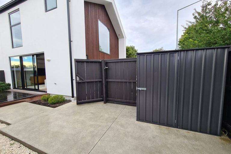 Photo of property in 1/102 Creyke Road, Ilam, Christchurch, 8041
