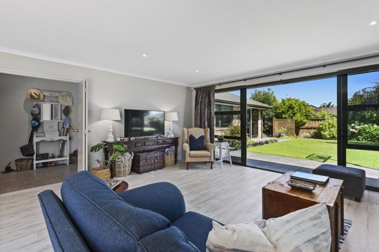 Photo of property in 24 Hansard Place, Bethlehem, Tauranga, 3110
