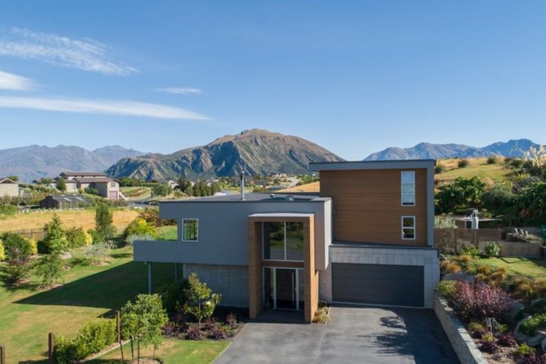 Photo of property in 27 Ridgecrest, Wanaka, 9305