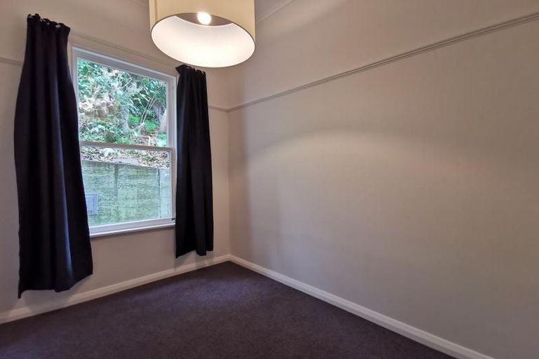 Photo of property in 23 Grass Street, Roseneath, Wellington, 6011