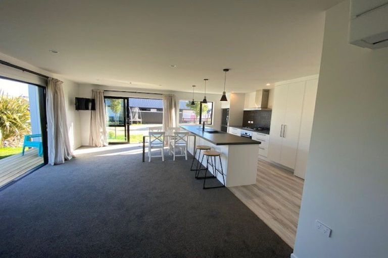 Photo of property in 15 Marbleleaf Lane, Albert Town, Wanaka, 9305