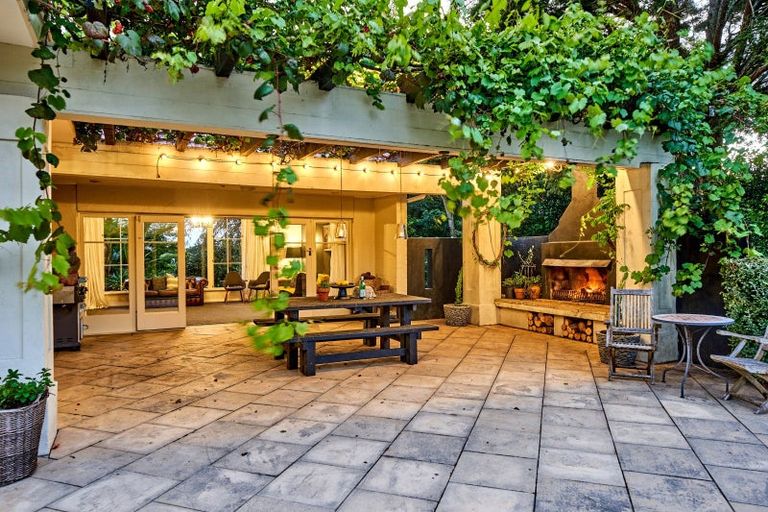 Photo of property in 46 Kawiu Road, Levin, 5510