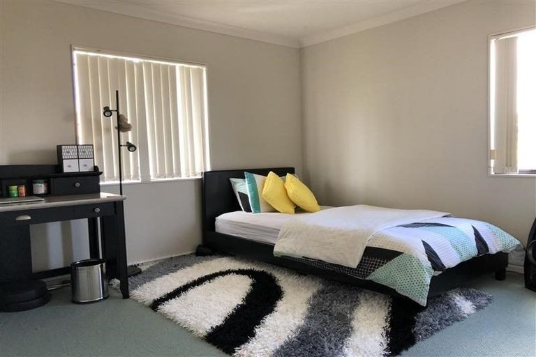 Photo of property in 11 Brittany Drive, Henderson, Auckland, 0612