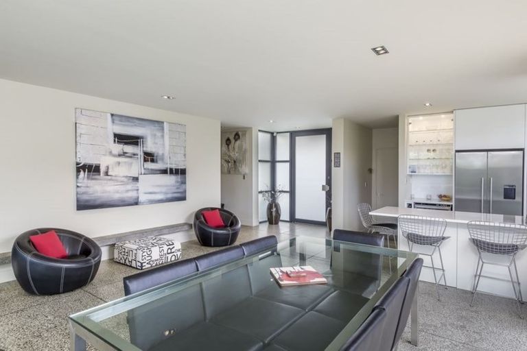 Photo of property in 4a Norwood Road, Bayswater, Auckland, 0622