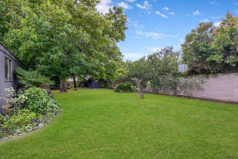 Photo of property in 17 Te Moau Avenue, Parakai, 0830