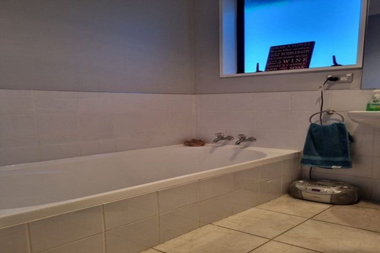 Photo of property in 12 Farm Lane, Parklands, Christchurch, 8083