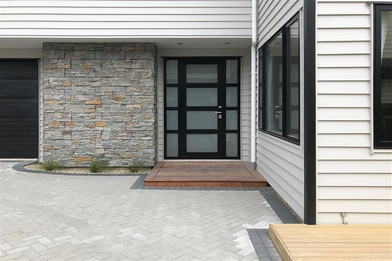 Photo of property in 750a East Coast Road, Pinehill, Auckland, 0630