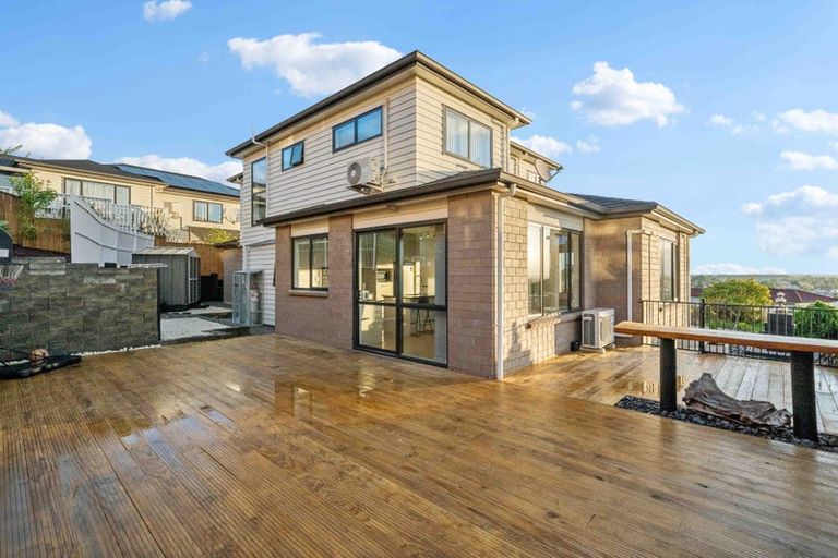 Photo of property in 19 Kereru Rise, Papakura, 2110