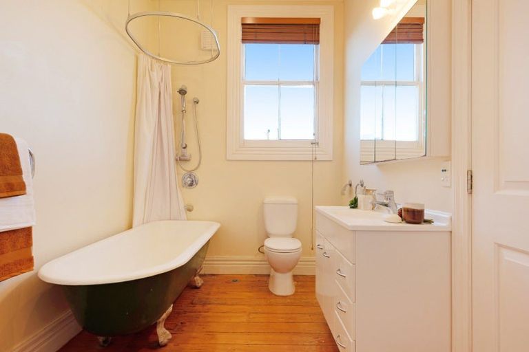 Photo of property in 18 George Street, Thorndon, Wellington, 6011